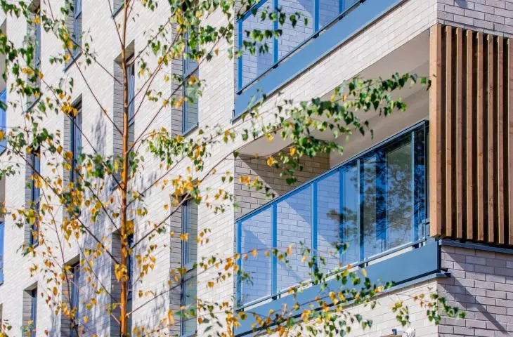 Facade with clinker tile cladding