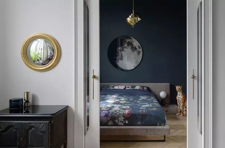 widok z salonu na sypialnię