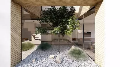 atrium otoczone drewnianą okładziną
