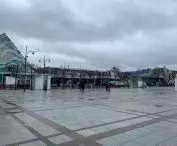 obecnie plac pełni głównie funkcję komunikacyjną