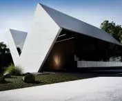 RE project: VMAX HOUSE, the facade is covered with quartz sinter