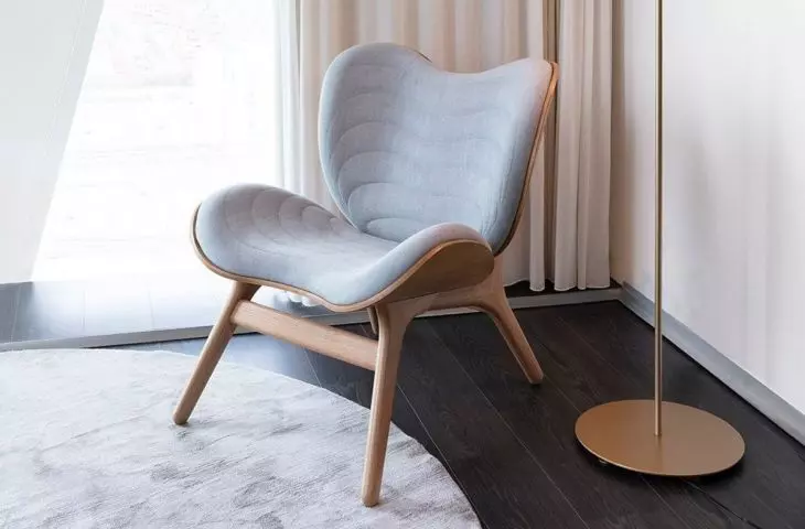 Fotel A Conversation Piece Tall