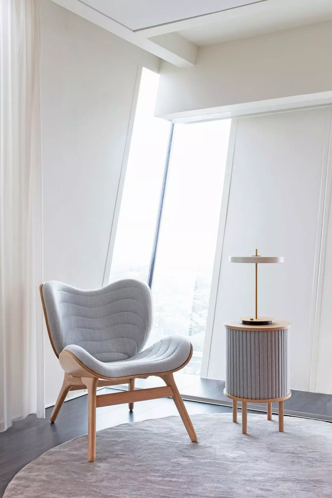Fotel
A Conversation Piece Tall