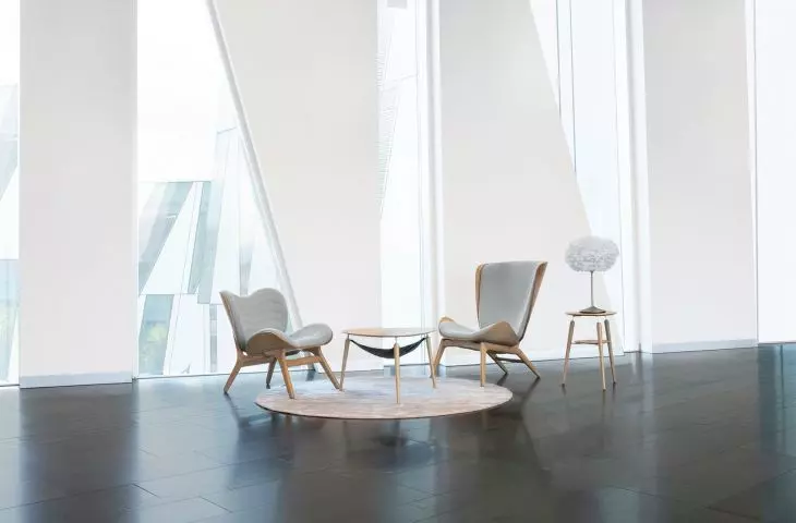 Fotel A Conversation Piece Tall