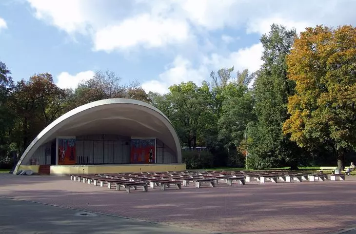 Concert shell