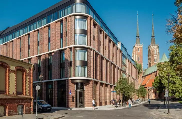 The Bridge MGallery in Aluprof systems, Poland, Wroclaw, Poland