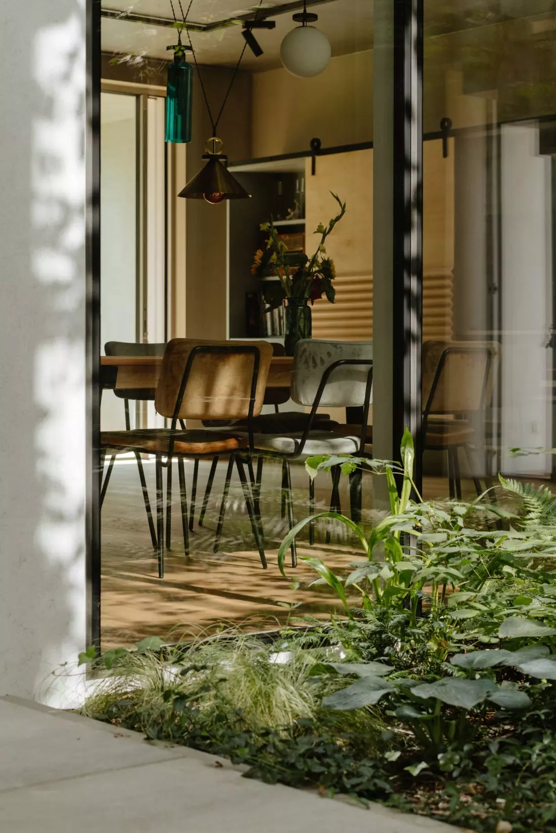zielone patio tworzy wyjątkowy, intymny klimat
