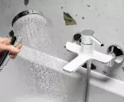 Angelit White bathroom fixtures
