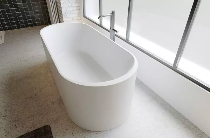 Valor freestanding bathtub