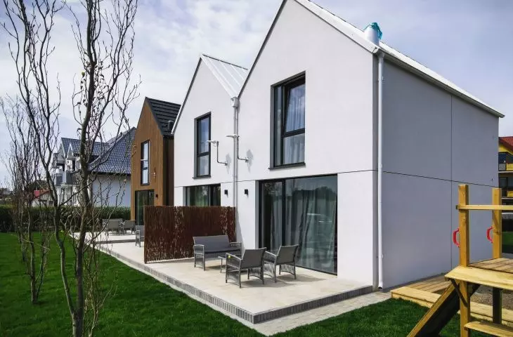 Modern Houses 7 also includes twins