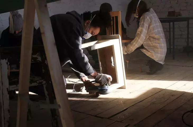 Alicia Korbut at work