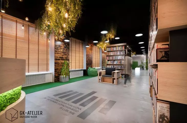 BIOTEKA jest pełna zieleni i drewna