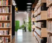 Drewniane regały