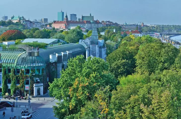 The green roof of the UW Library and the Vistula River