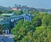 zielony dach Biblioteki UW i Wisła