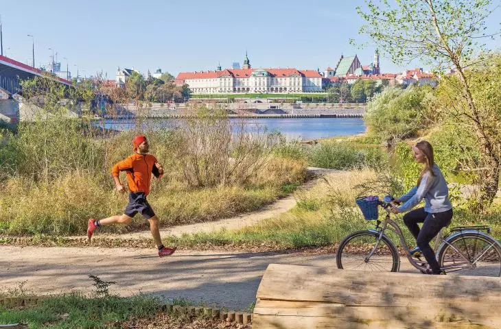A path for running and recreation along the Vistula River