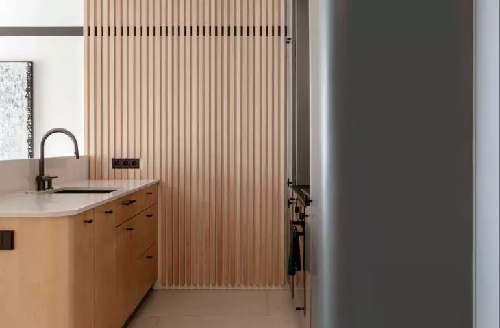 vertical laths in the kitchen
