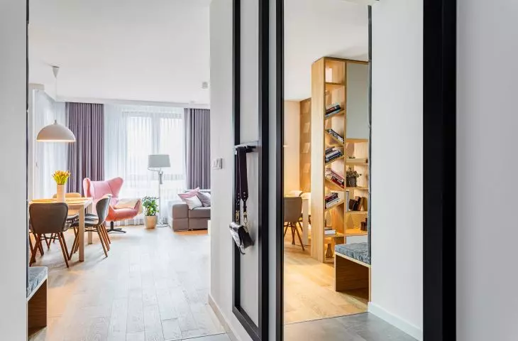 Apartment in Włochy, view from the hallway