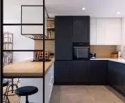 Kitchen with large island