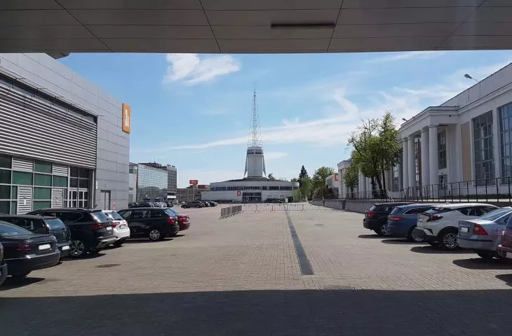 „Iglica” MTP, zbudowana na bazie Wieży Górnośląskiej Hansa Poelziga z 1911 roku (1955, proj. Bolesław Szmidt)