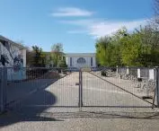 Entrance to the Fairgrounds opposite the Western Station building. 