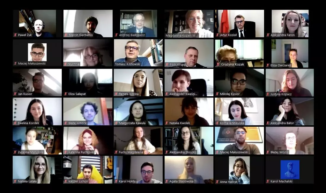 Seminarium odbyło
się online