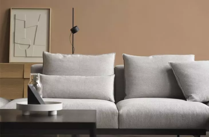 Detal białej sofy In Situ marki Muuto