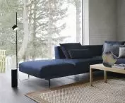Detal granatowej sofy In Situ marki Muuto