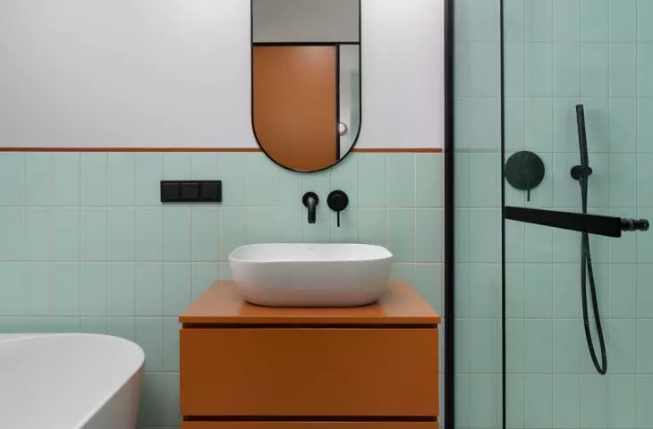 A bathroom as if from Wes Anderson's films