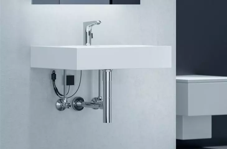 Bateria SCHELL XERIS E z podłączonym modułem SCHELL SSC Bluetooth®