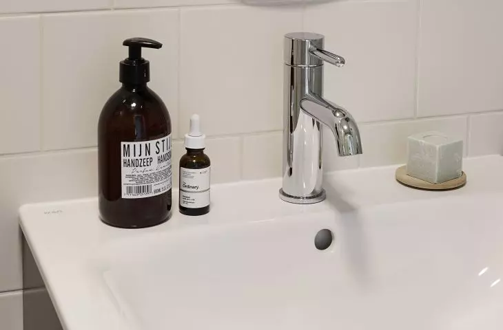 Bathroom detail