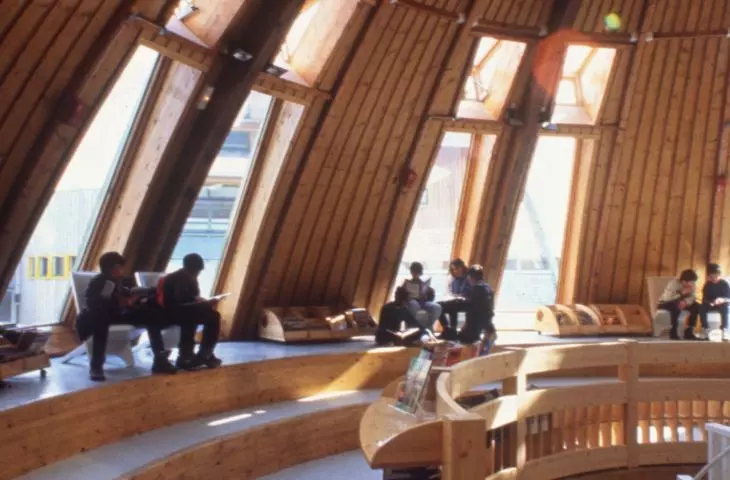 Collège Pierre'a Sémarda dla 600 uczniów w Bobigny