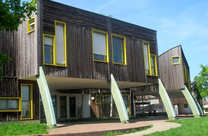 Collège Pierre'a Sémarda dla 600 uczniów w Bobigny