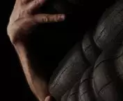 ulubioną materią projektanta jest drewno