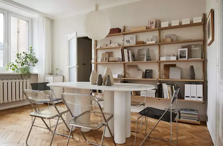 Meeting room and wall shelving system