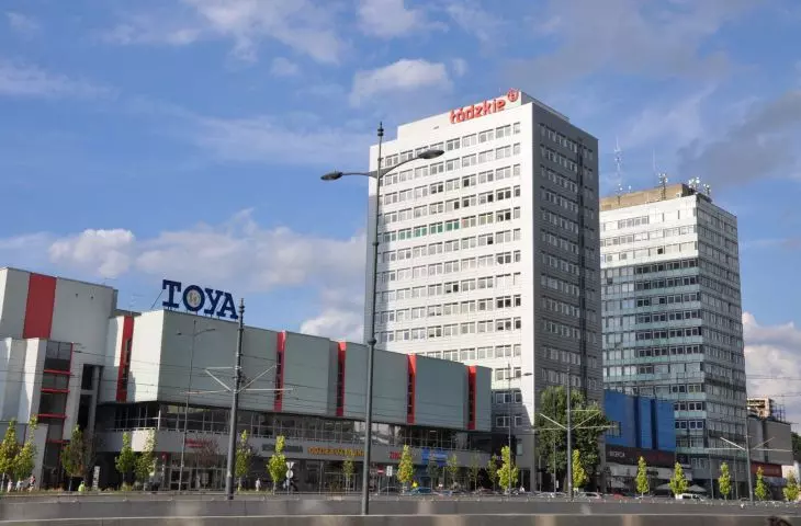 a complex of office and service buildings by Alexander Zwierka