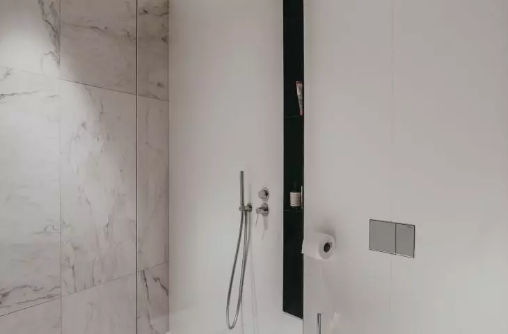 Bathroom kept in whites