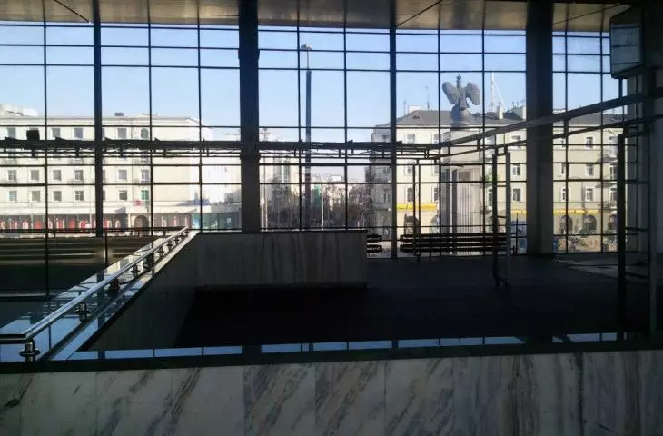 Wnętrze dworca