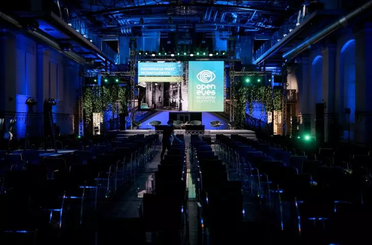 Minutes before the opening of the congress, Machinery Hall