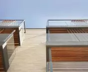 Przeszklone balustrady balkonów