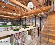 Biblioteka na Poziomie, widok ze schodów