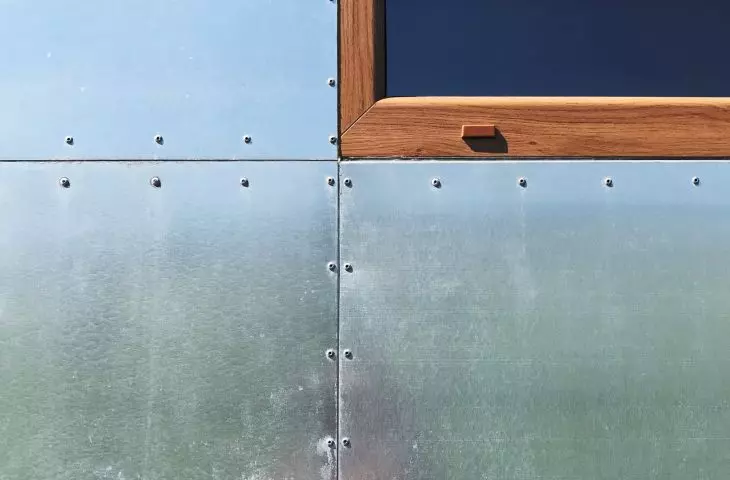 trailer window