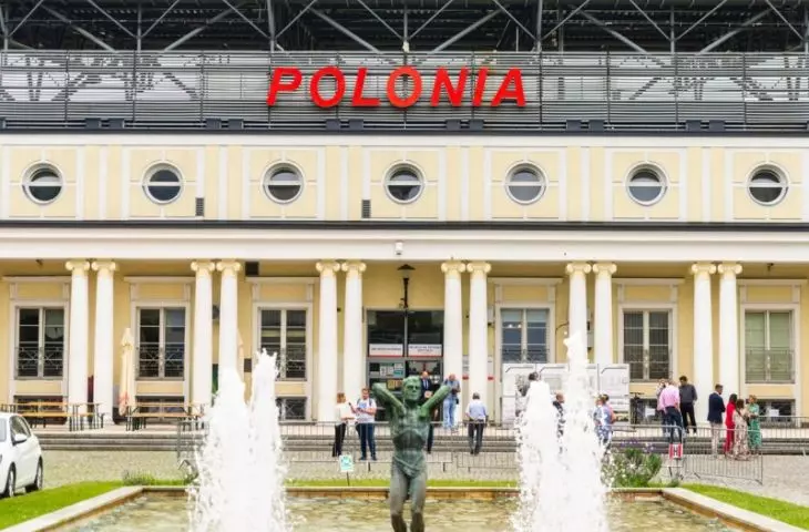 Stadium building