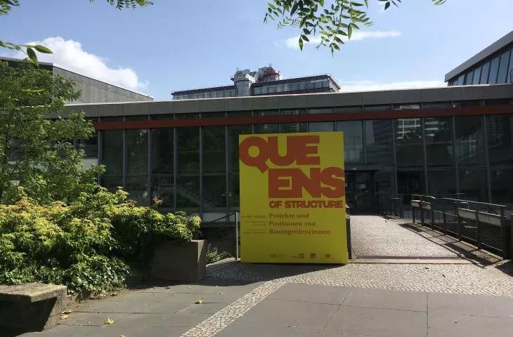 wystawa „Queens of Structure” na terenie Berlińskiego Uniwersytetu Technicznego