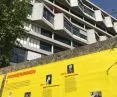 Jedną z praktyk festiwalu jest akcja plakatowania