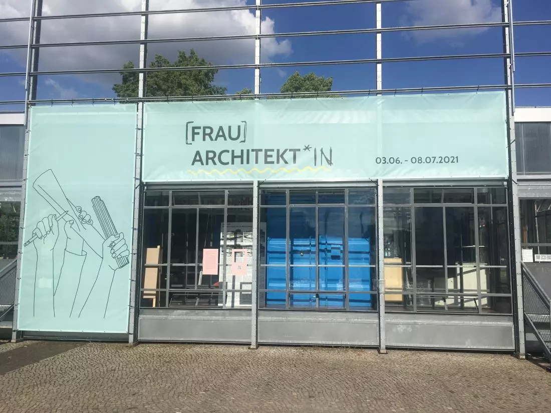 FRAU ARCHITEKT*IN
