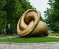 The sculpture 