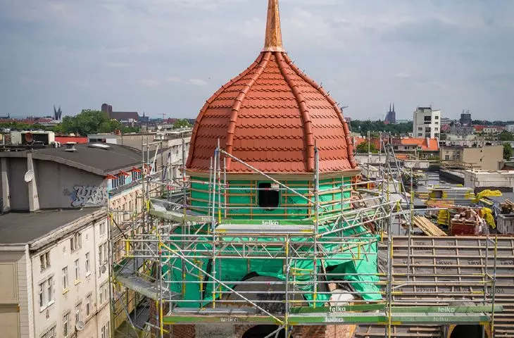 The tower was rebuilt preserving its original shape and color