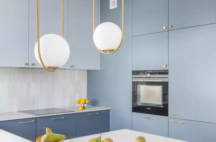 Blue kitchen build-up