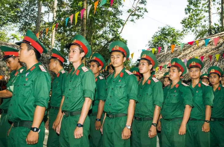 poborowi odwiedzający Bến Dược